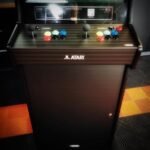 Borne d’arcade Atari – Écran LED 24,5″ HD, Pandora Box DX Saga (~3000 jeux), 2 joueurs – Image 2